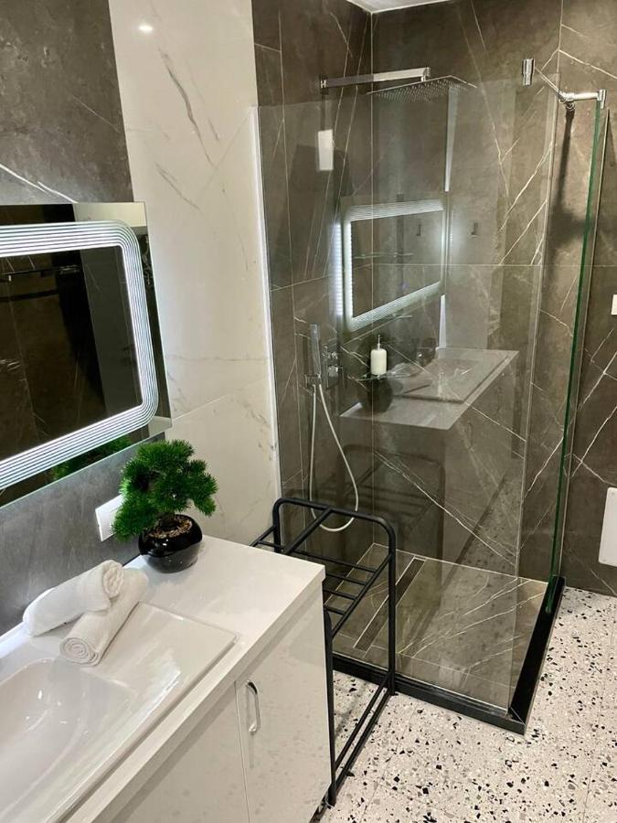 3D Apartament / Tirana City Center Esterno foto